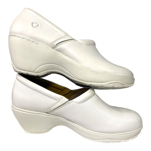 Nurse Mates Bryar White Leather Slip-On Shoes - Size 9.5W - Picture 4 of 8